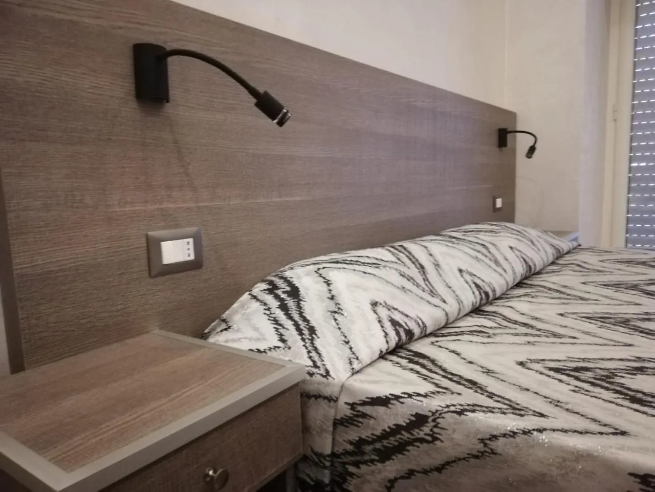 Hotel Bella Napoli 3*, Neapol